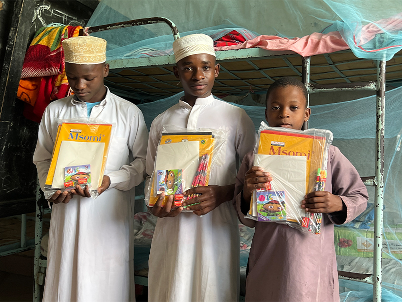 Kırtasiye Dağıtımı (Afrika)